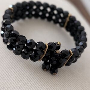 VINTAGE black beaded stretch bracelet